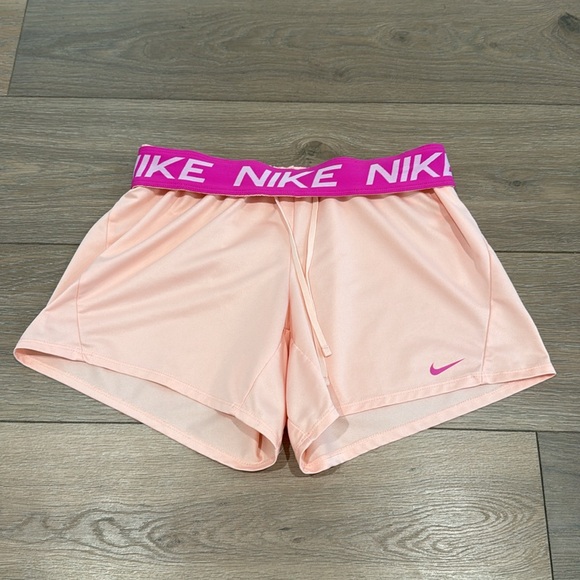 NIKE Peach Pink Dri-Fit Attack Rollover Waist‎ Training Active Gym Shorts Size S - Picture 1 of 11